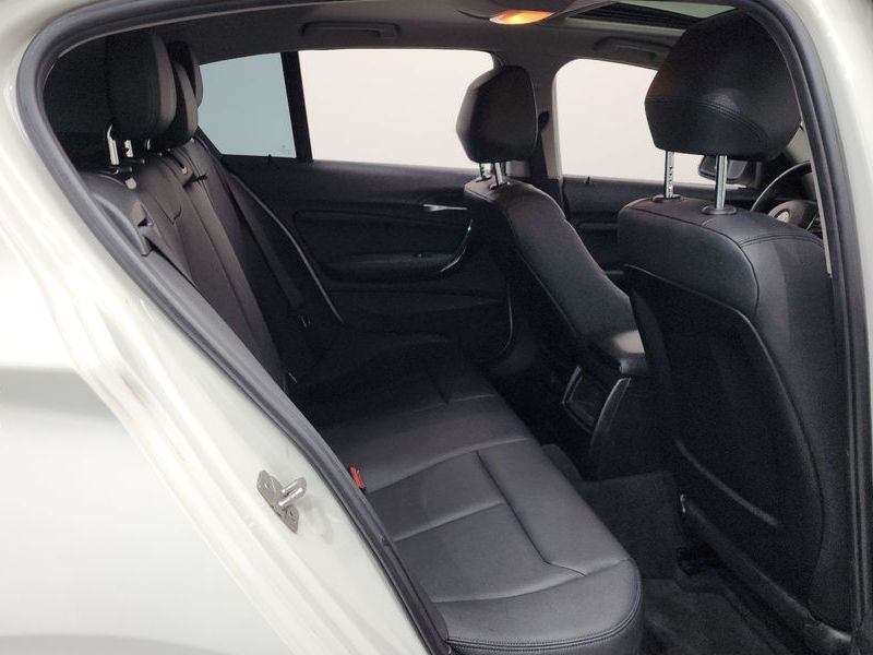 2014 BMW 1시리즈 118d Urban 5Dr photo 12