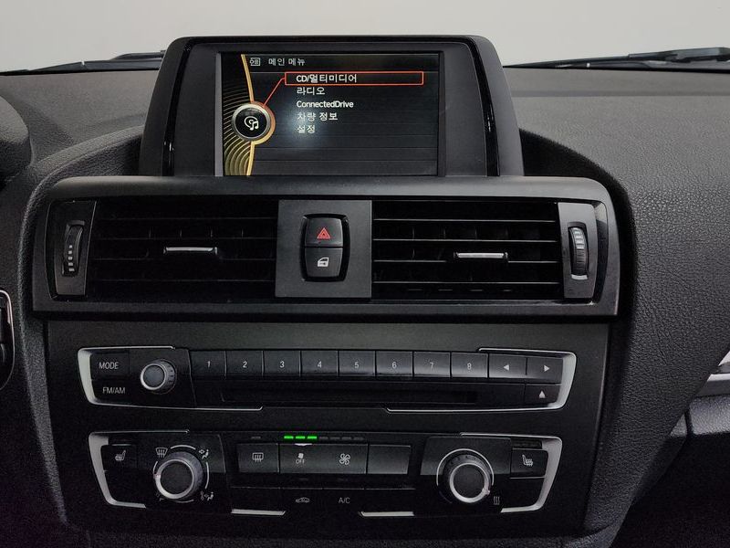 2014 BMW 1시리즈 118d Urban 5Dr photo 15