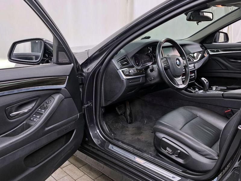 2014 BMW 5 Series 528i xDrive Luxury photo 10