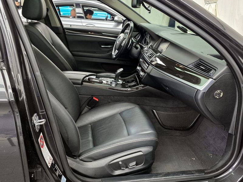 2014 BMW 5 Series 528i xDrive Luxury photo 11