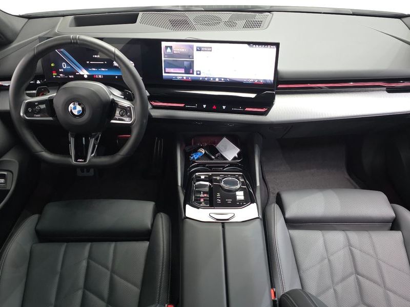 2024 BMW 5 Series 520i M Sport photo 7