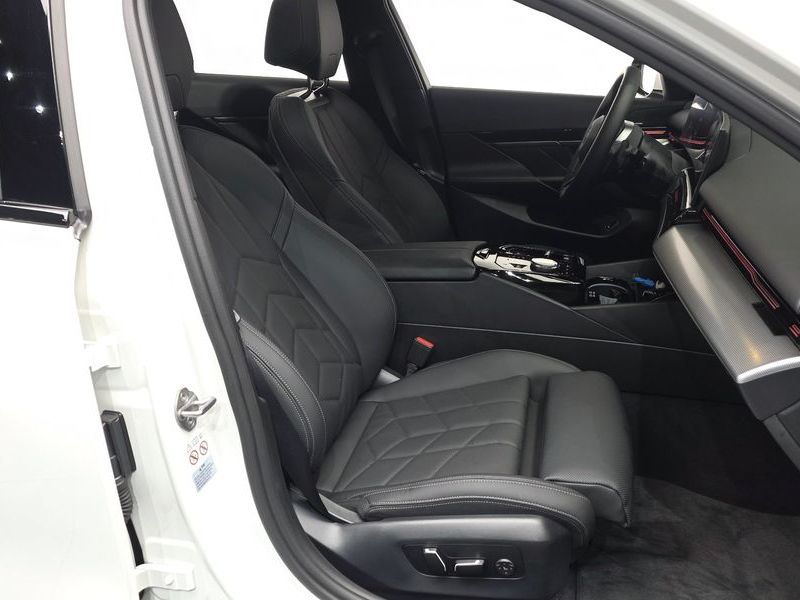2024 BMW 5 Series 520i M Sport photo 10