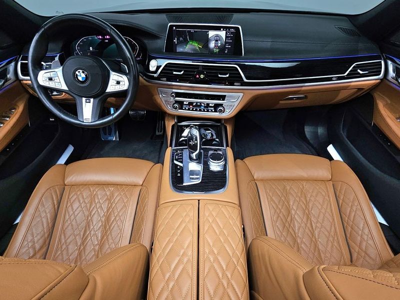 2020 BMW 7 Series 730d xDrive M Sport photo 7