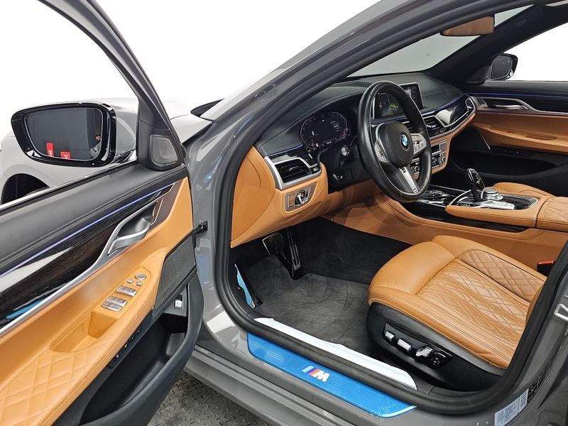 2020 BMW 7 Series 730d xDrive M Sport photo 10