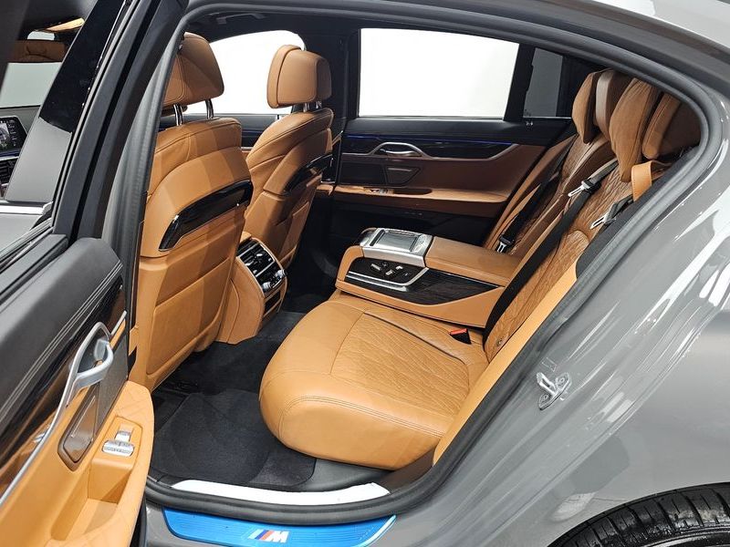2020 BMW 7 Series 730d xDrive M Sport photo 11