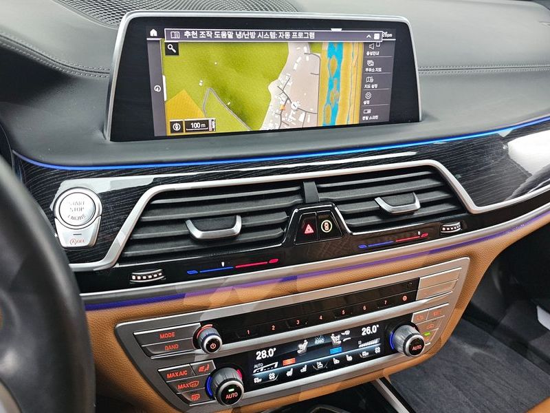 2020 BMW 7 Series 730d xDrive M Sport photo 16