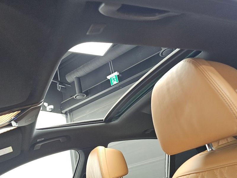 2020 BMW 7 Series 730d xDrive M Sport photo 18