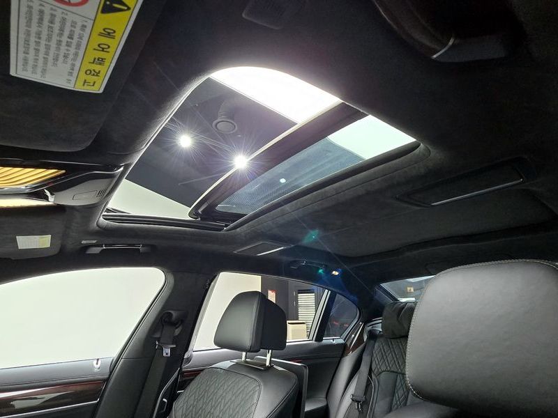 2016 BMW 7 Series 750Li xDrive Prestige photo 19