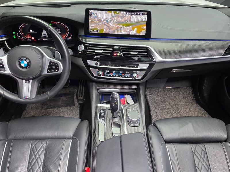 2021 BMW 5 Series 530i xDrive M Sport Package photo 7
