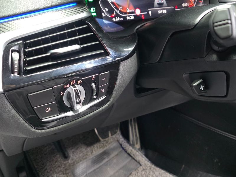2021 BMW 5 Series 530i xDrive M Sport Package photo 20