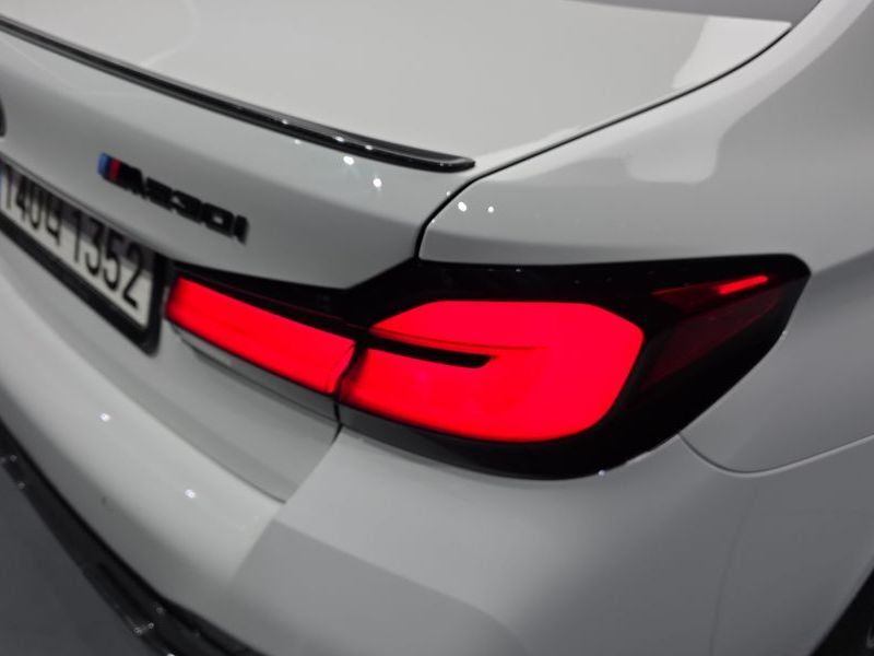2021 BMW 5 Series 530i xDrive M Sport Package photo 23