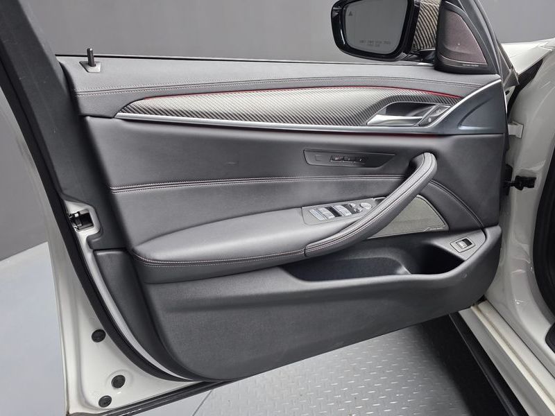 2021 BMW 5 Series 530i xDrive M Sport Package photo 24