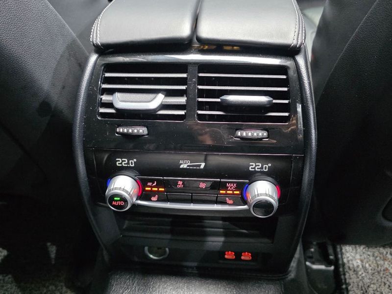 2021 BMW 5 Series 530i xDrive M Sport Package photo 29