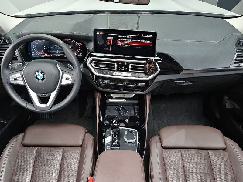 2023 BMW X4 xDrive20i xLine photo 7