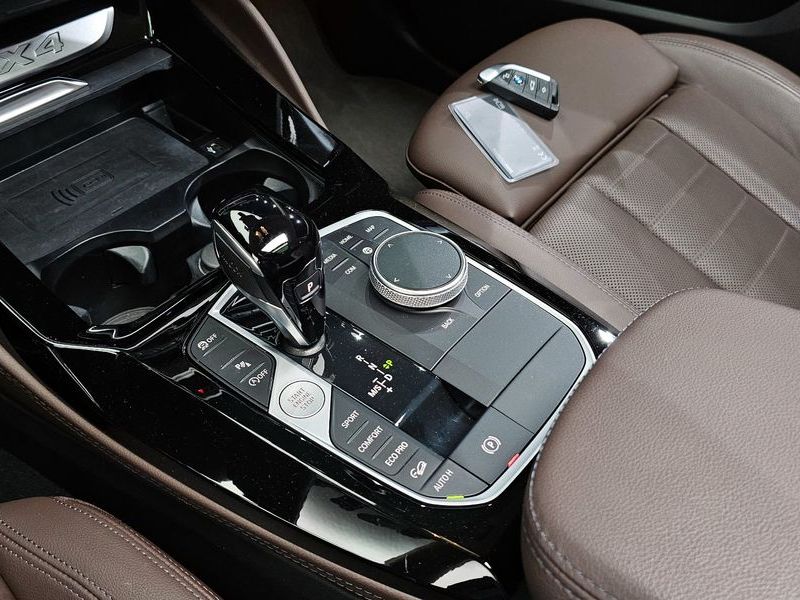 2023 BMW X4 xDrive20i xLine photo 9