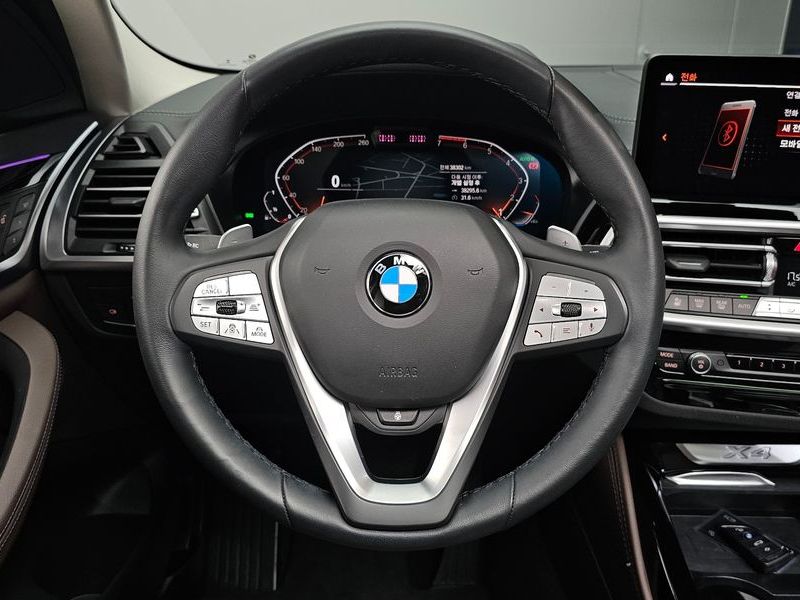 2023 BMW X4 xDrive20i xLine photo 13