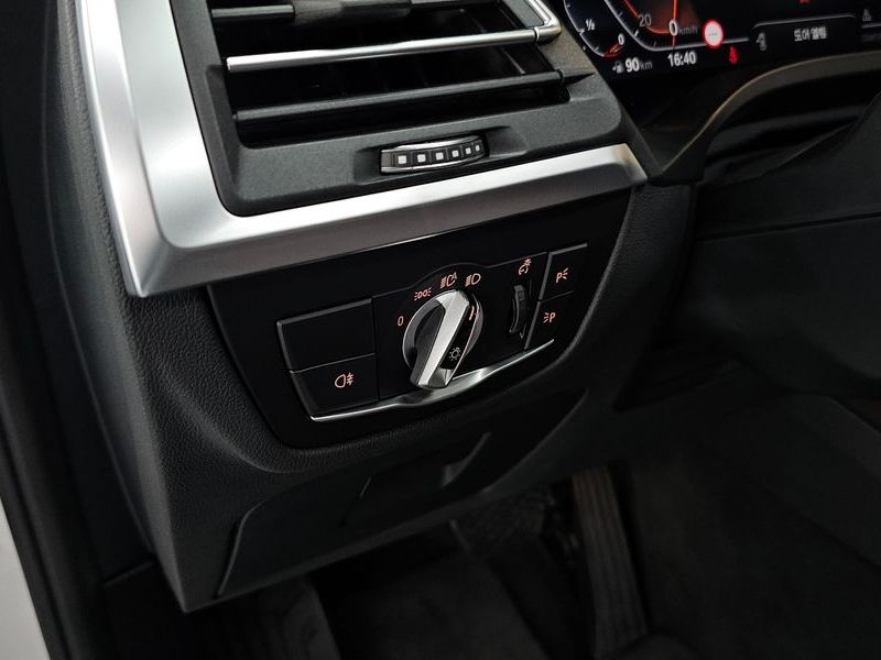 2023 BMW X4 xDrive20i xLine photo 18