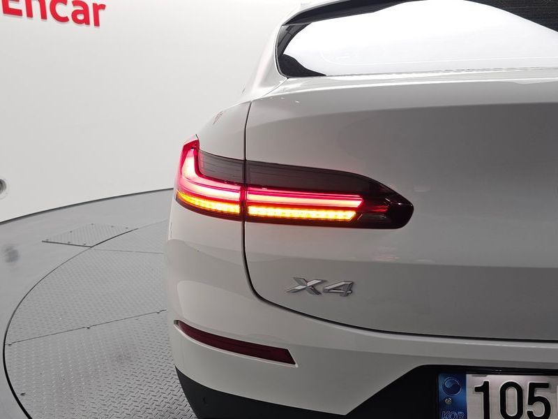 2023 BMW X4 xDrive20i xLine photo 23