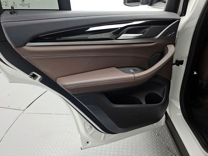 2023 BMW X4 xDrive20i xLine photo 25