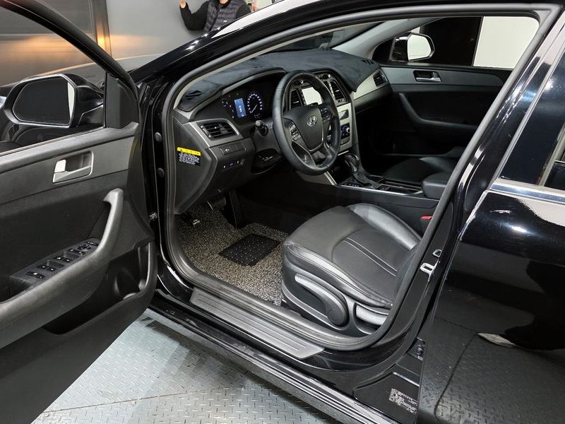 2016 Hyundai Sonata LPI Modern photo 10