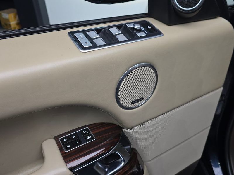 2014 Land Rover Range Rover 4.4 SDV8 Vogue SE DIESEL photo 17