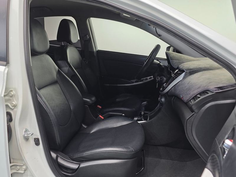 2014 Hyundai 엑센트 Diesel 1.6 VGT Modern photo 10