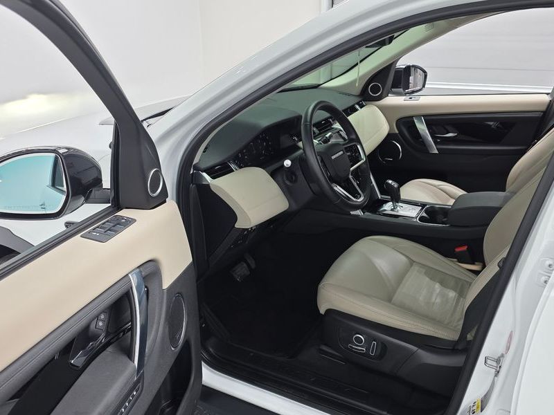 2022 Land Rover Discovery Sport P250 SE photo 11