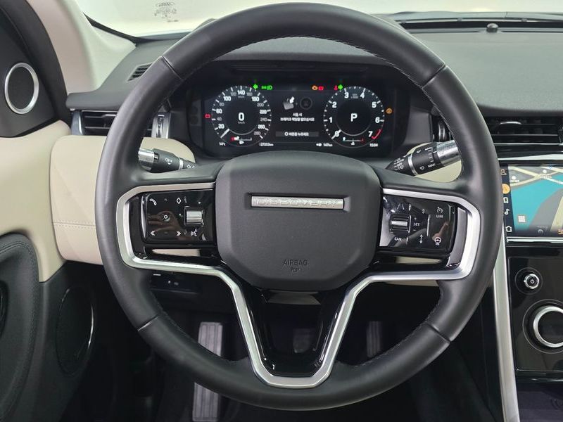 2022 Land Rover Discovery Sport P250 SE photo 13