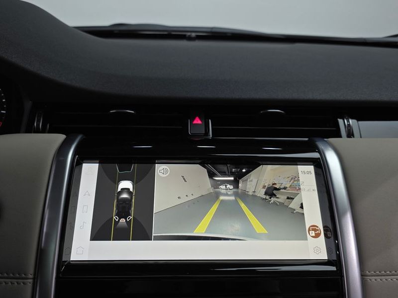 2022 Land Rover Discovery Sport P250 SE photo 14