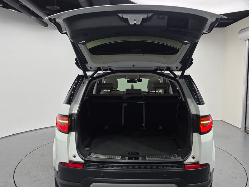 2022 Land Rover Discovery Sport P250 SE photo 20