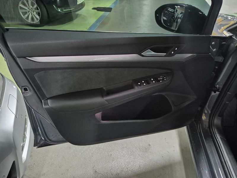 2026 Volkswagen Golf 2.0 TDI Prestige photo 18