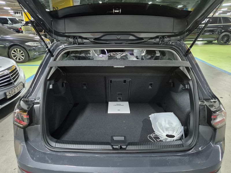 2026 Volkswagen Golf 2.0 TDI Prestige photo 19