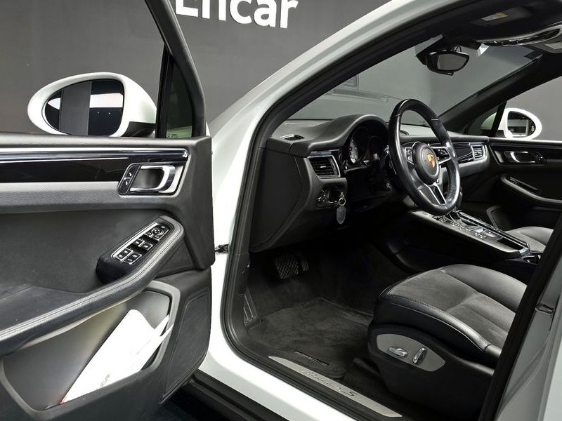 2016 Porsche Macan 3.0 S Diesel 95B photo 11