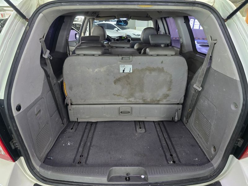 2012 Kia Carnival Grand GLX Deluxe photo 14
