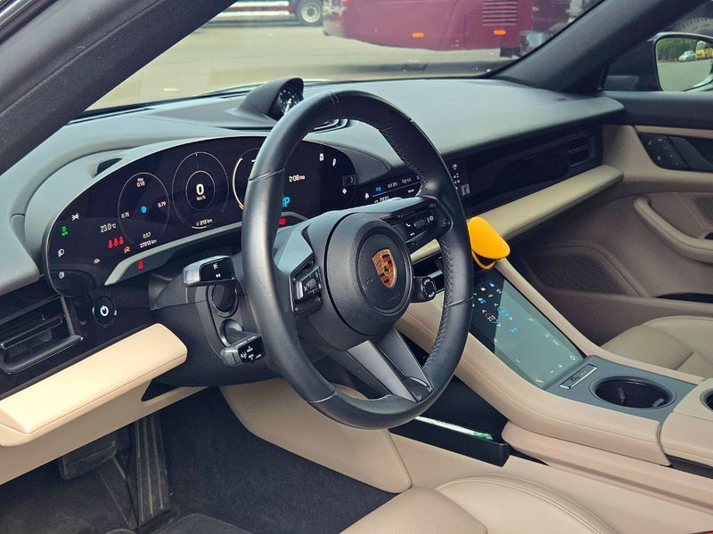 2022 Porsche Taycan Base photo 14