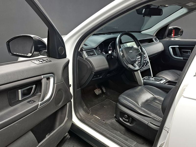 2016 Land Rover Discovery Sport 2.0 TD4 SE photo 11