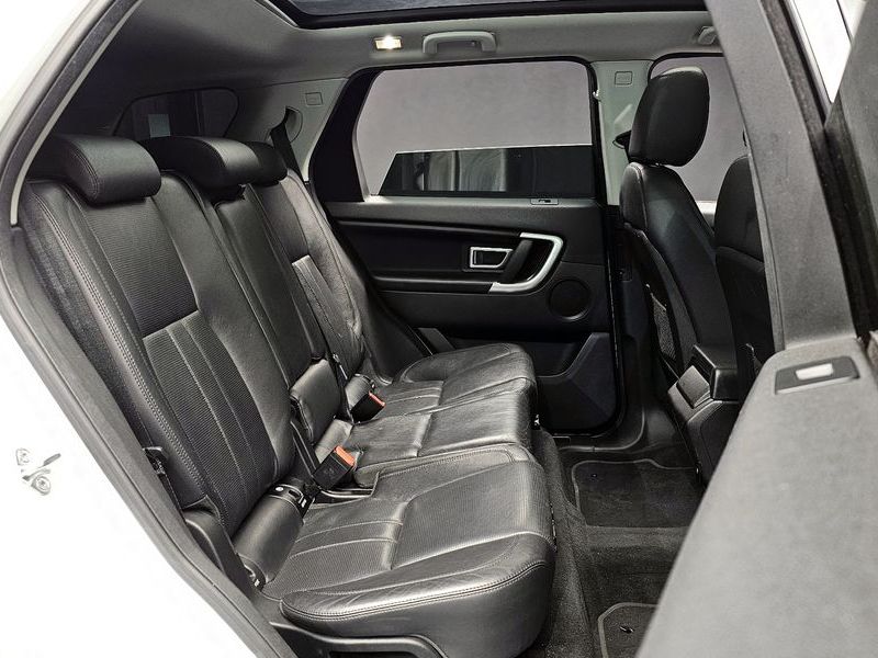 2016 Land Rover Discovery Sport 2.0 TD4 SE photo 12