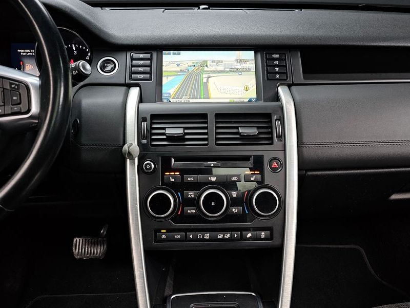 2016 Land Rover Discovery Sport 2.0 TD4 SE photo 14