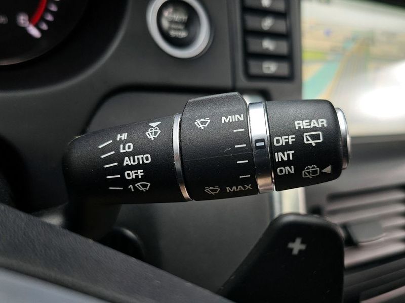 2016 Land Rover Discovery Sport 2.0 TD4 SE photo 18