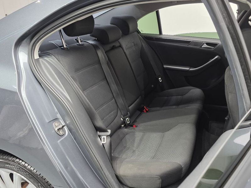 2014 Volkswagen Jetta 1.6 TDI Blue Motion 6th photo 12