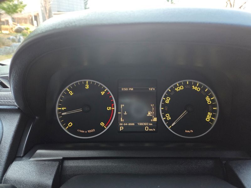 2012 Land Rover Discovery 3.0 SDV6 SE photo 8