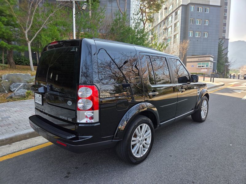 2012 Land Rover Discovery 3.0 SDV6 SE photo 17