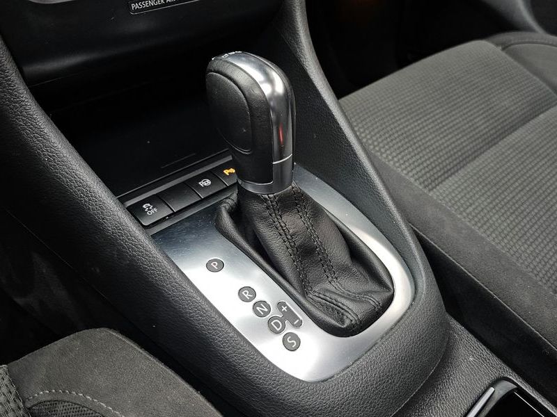 2012 Volkswagen Golf 2.0 TDI photo 9