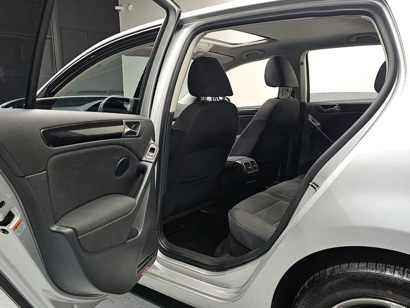 2012 Volkswagen Golf 2.0 TDI photo 11