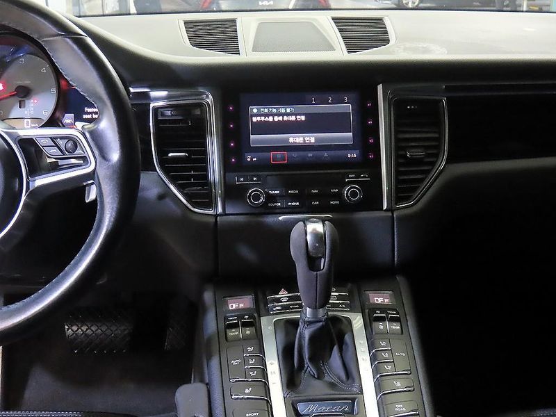 2017 Porsche Macan 3.0 S Diesel 95B photo 11