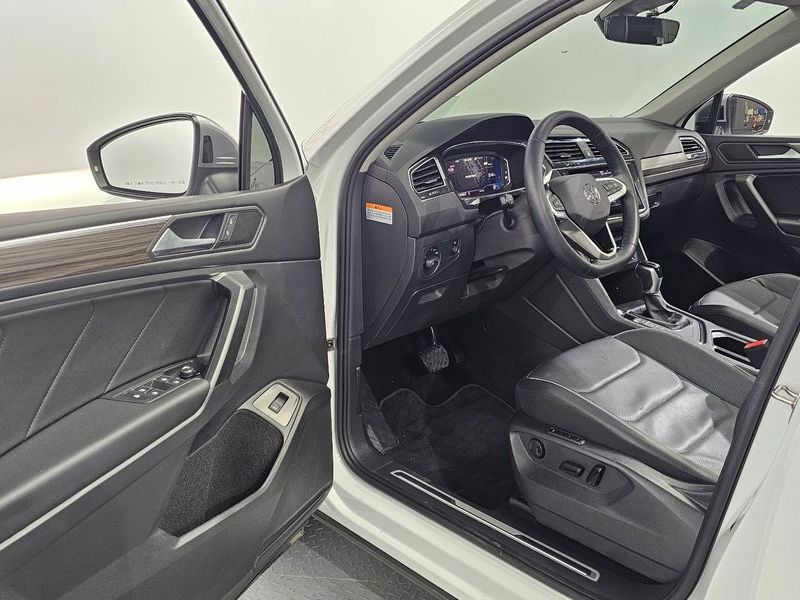 2023 Volkswagen Tiguan 2.0 TSI Prestige photo 10
