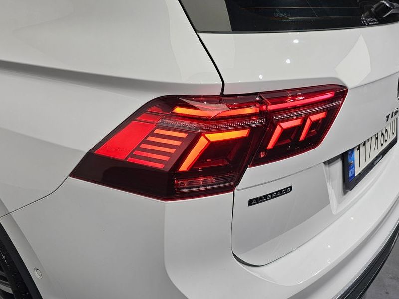 2023 Volkswagen Tiguan 2.0 TSI Prestige photo 23