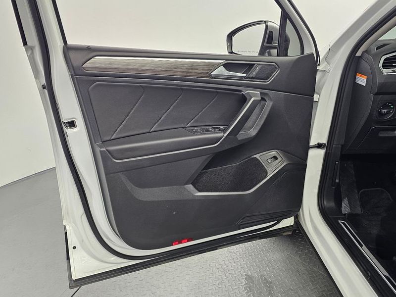 2023 Volkswagen Tiguan 2.0 TSI Prestige photo 24