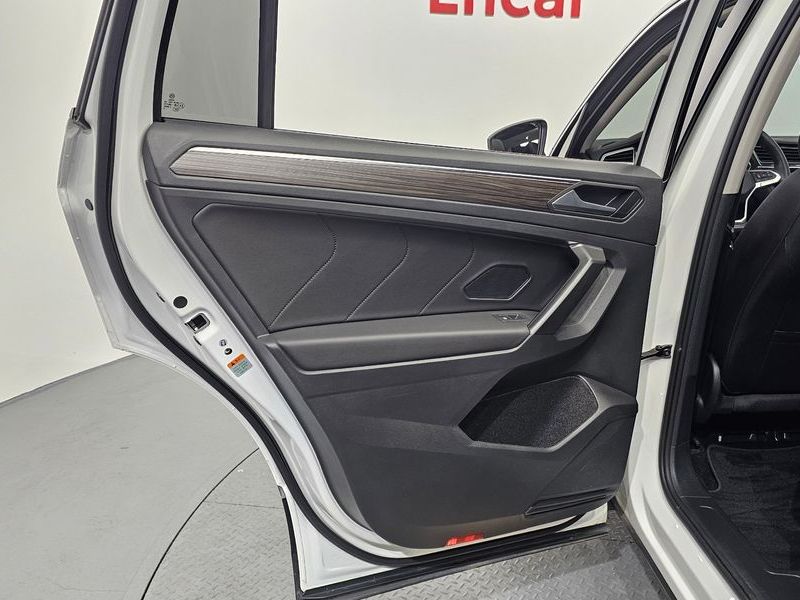 2023 Volkswagen Tiguan 2.0 TSI Prestige photo 25