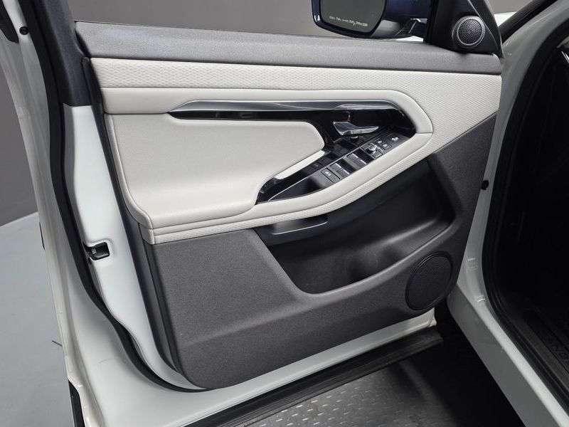 2021 Land Rover Range Rover Evoque P250 S photo 24